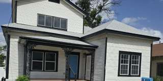 1607 N Pine Street Gallery 1