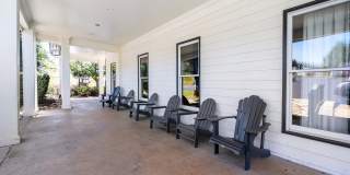 Smoky Crossing Apartment Homes Gallery 11