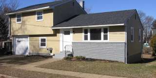 Fantastic split level single family home! Gallery 1