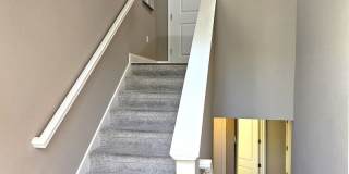 Seasonal Short-Term 2 Bedroom, 2.5 Bath Multi-Level Condo with Balcony and Patio located on Venice Island! Gallery 7