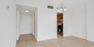 Grand Island Square - 3 Miles to Aventura Mall Gallery 21