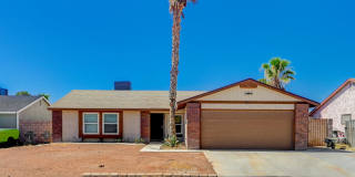 Check out this 3 bedroom single story home with a pool and no hoa!! Check out this 3 bedroom single story home with a pool and no hoa!! Gallery 1