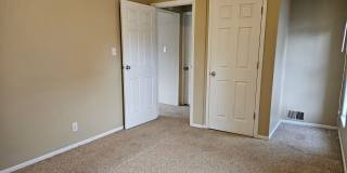 Highlands 1 Bedroom 1 Bath w/ Yard and Laundry! Gallery 47