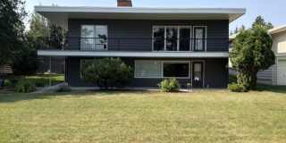 Beautiful 3 Bedroom Home Next to Buffalo Hill Golf Course Gallery 1