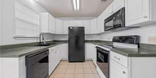 Charming 2/2 at Boardwalk Condominiums! Gallery 8