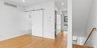 936 N LEITHGOW Street Gallery 18