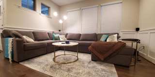 Room in 3 Bedroom Townhome at Metropolitan Dr Gallery 7