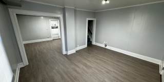 2 bedroom house with garage! Gallery 8