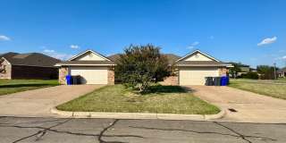 Duplex *LEASING SPECIAL AVAILABLE* Gallery 1
