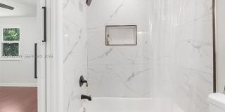 785 Crystal Lake Dr Gallery 21