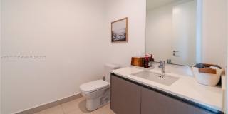 3250 NE 188th St Gallery 13