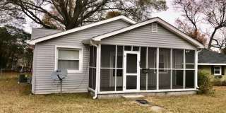 Great Experiences Are Just Around The Corner. Charming 2 bedroom Ranch Style Bungalow. Gallery 1