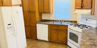 Great Home With Large Yard Gallery 6