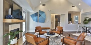 Crestmont at Thornblade Apartments Gallery 23