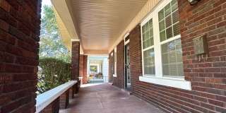 RHODES AREA 4 Bedroom /2.5 Bath House! Gorgeous New Floors Gallery 4