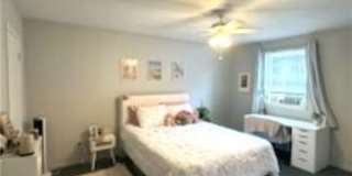 7200 OAK Street Gallery 13