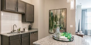 Vintage Foxland Apartments Gallery 6