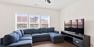 44730 TIVERTON Square Gallery 5