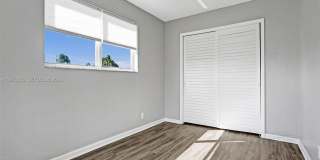 949 SE 10th Ct Gallery 28