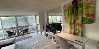 Fully furnished 1 bedroom w/ parking near Hawaii Convention Center, Ala Moana Shopping Center and Beach Park! Gallery 16