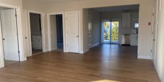 515 Jackson Avenue Gallery 14