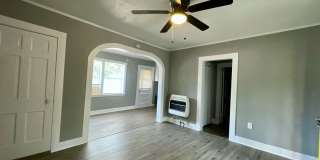 216 E Division - Pilot Point Gallery 10