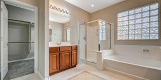 4 Bedroom Home in Silverstone Ranch Gallery 41