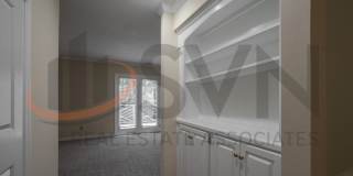 Charming 2BR & 2.5BA Townhome with Dual Primary Suites in Woodstream Glen Gallery 8