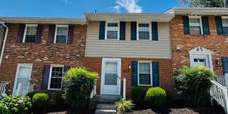 2 Bedroom, 1.5 Bath Townhouse Gallery 3