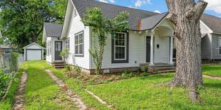 Beautifully Updated 2/2 Cottage - Available now! Gallery 4