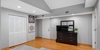 1450 W Webster Avenue Gallery 19