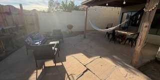 2 Bedroom 2 bath private enclosed yard for Gallery 9
