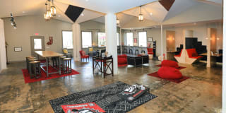 University Oaks Gallery 4