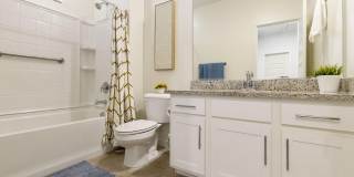 2930 N RAVEN -- Gallery 21
