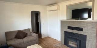 DUAL OPPORTUNITY!! 3 BEDROOM HOME + SEPARATE GUEST QUARTERS -FURNISHED OR UNFURNISHED DUAL OPPORTUNITY!! 3 BEDROOM HOME + SEPARATE GUEST QUARTERS -FURNISHED OR UNFURNISHED Gallery 3