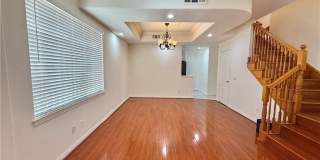 201 N Lincoln Gallery 5