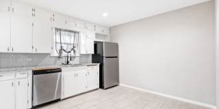 Charming 2 Bedroom Home with Office & Oversized Backyard in Schertz Gallery 10