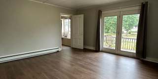 3 Bedroom Apartment Near UW-La Crosse with Off-Street Parking Gallery 1