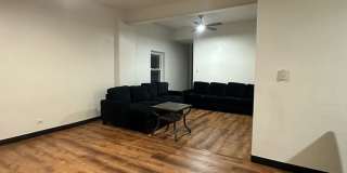 Spacious 4BR Townhome in Toledo Gallery 8