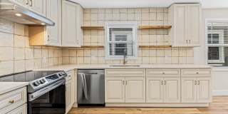 42 Forsythe St Gallery 6