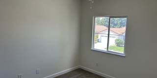4 Bedroom, 2 Bath, 1992 Square Foot Home Gallery 17