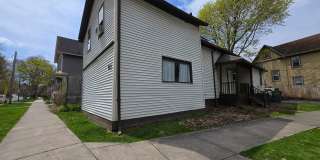 3 Bedroom 1 Bath  - Single Family Home! Gallery 1