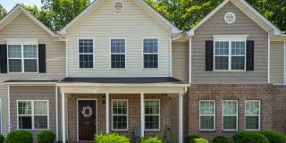 Lovely 2 bedroom 2 1/2 bathroom Townhome in Northeast Greensboro! Gallery 1