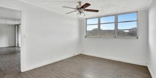 9400 N Hollybrook Lake Drive Gallery 5