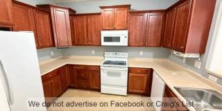 Candlewick Townhomes- Candlelight Drive Gallery 6