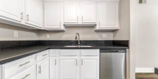Modern Condo in Guard-Gated Community! Gallery 12