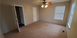 1536 W 40th Street Gallery 32