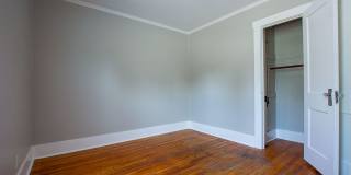 2 Bedroom / 1 Bath Duplex with Garage in Askarben! Gallery 9