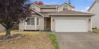 Spacious 4-Bedroom Home with Huge Kitchen & No Carpet! Easy I-5 access - North Thurston School District Gallery 1