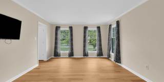 7707 LAKE GLEN Drive Gallery 17